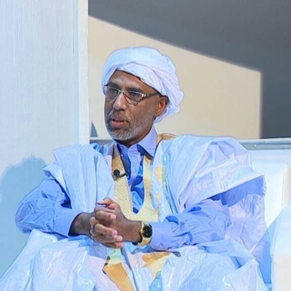 الأمين العام لمنتدى علماء موريتانيا وافريقيا يُشيد بمقابلة لولي العهد السعودي الأمير محمد بن سلمان